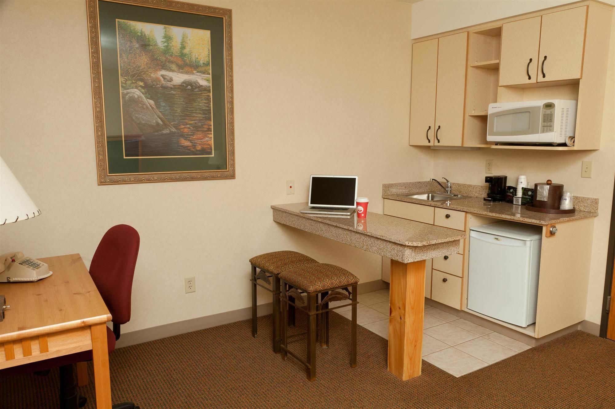 היל סיטי Best Western Golden Spike Inn & Suites מראה חיצוני תמונה